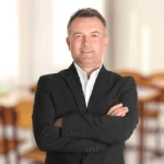 luis salazar, director del centro educativo san pedro